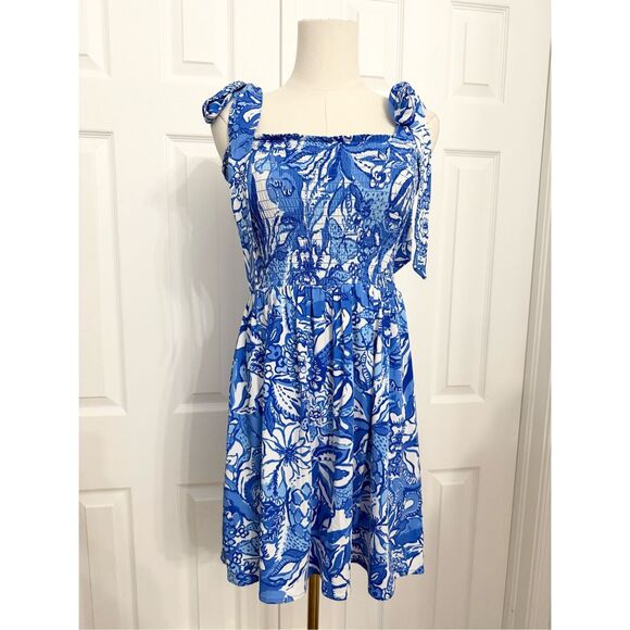 Lilly Pulitzer Pants - Lilly Pulitzer Blue Tang Flocking Fabulous Floral Rivera Smocked Romper Size Sma